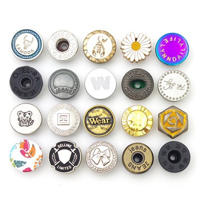 Pin tombol untuk jeans